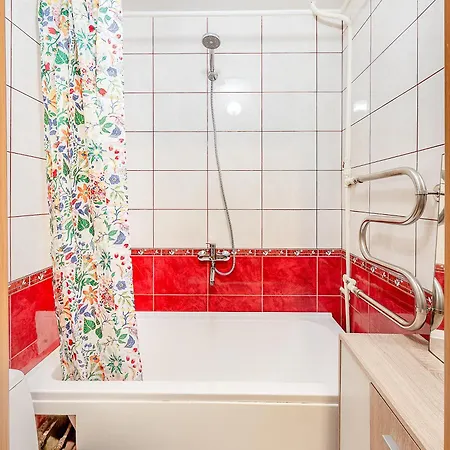 Near Kauno Klinikos & Stadium Free Parking & Self Check In Apartament *